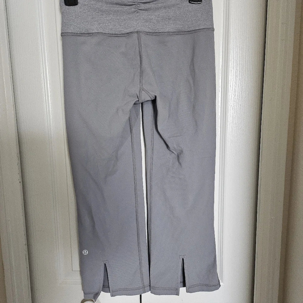 Lululemon athletica Gray Activewear Womens Crooped Yoga Workout Pant Size 4.